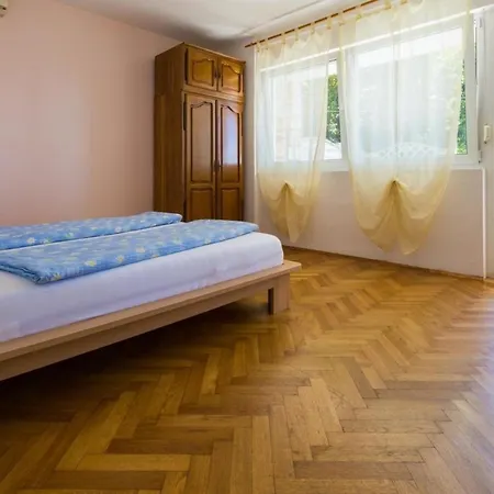 Casa vacanze Ferienhaus Fuer 5 Personen Ca 65 Qm In Crikvenica, Kvarner Bucht Und Umgebung *