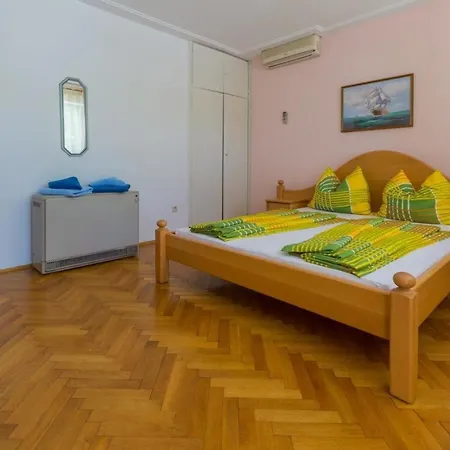 Casa vacanze Ferienhaus Fuer 5 Personen Ca 65 Qm In Crikvenica, Kvarner Bucht Und Umgebung